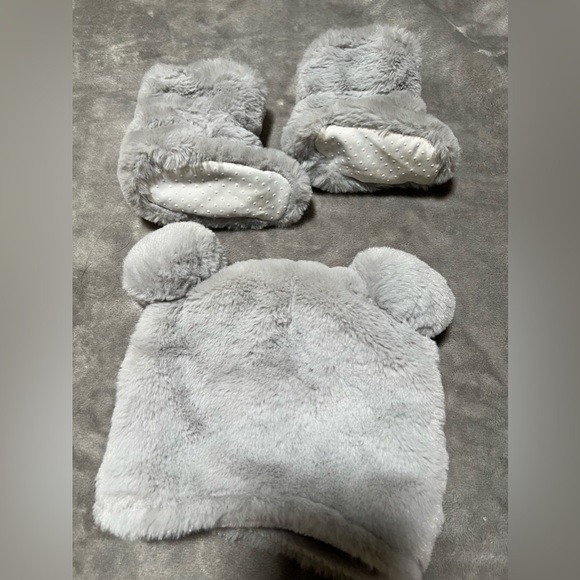 S.L home fashions hat and sock boot - Picture 2 of 4